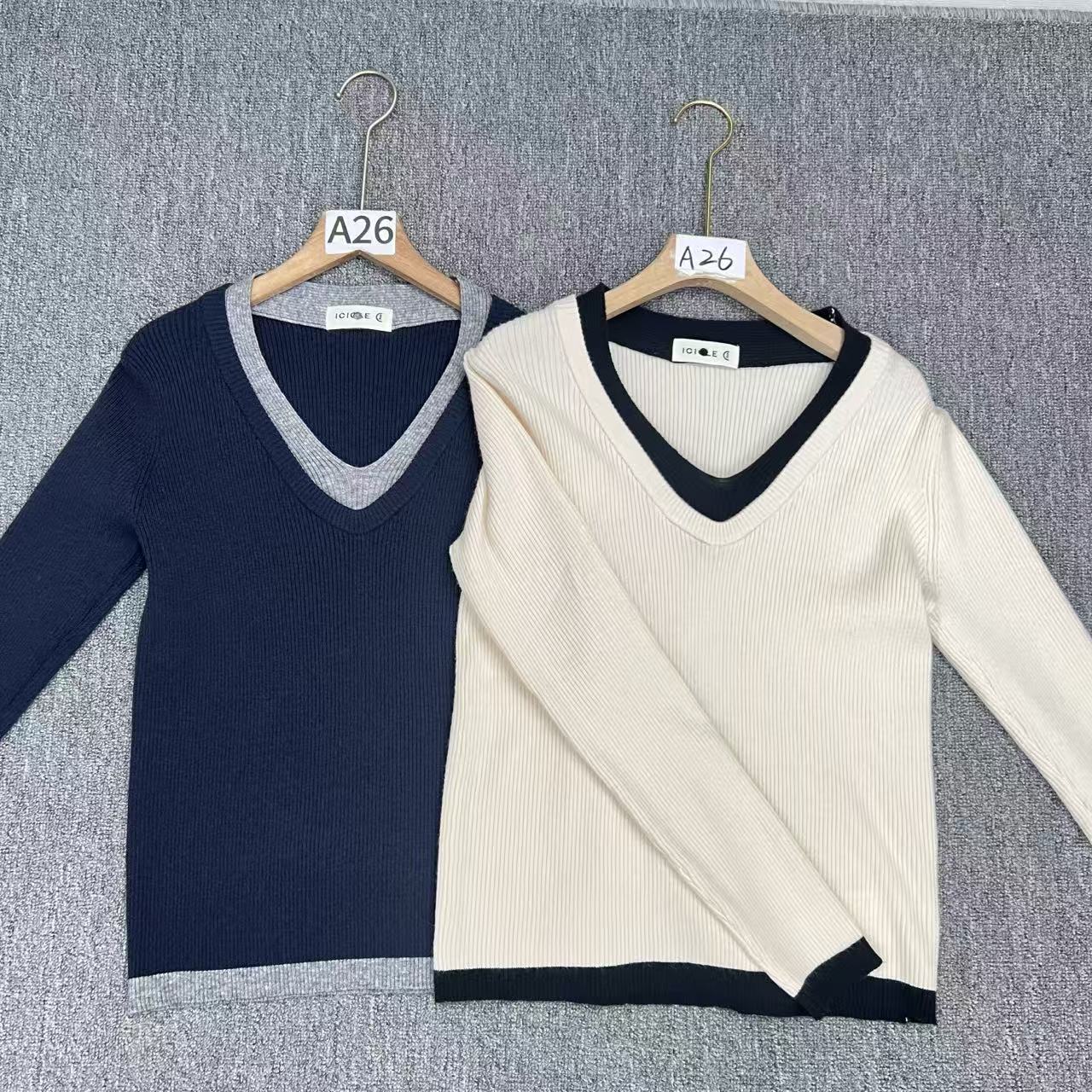 A26秋冬V领针织女灰色毛针织衫长袖针织衫时尚假两件款