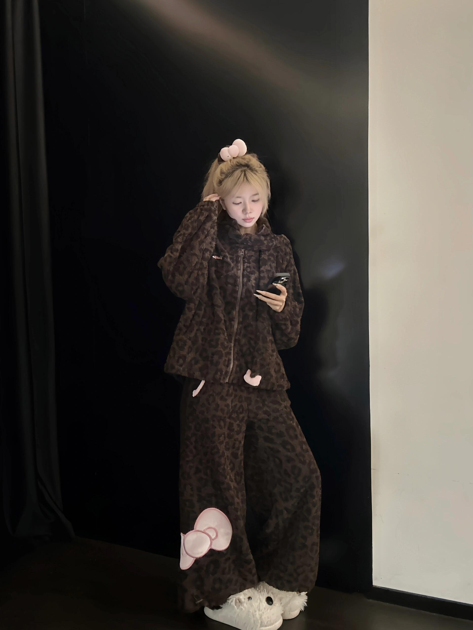 【DMXJ大梦想家】卡通豹纹Kitty珊瑚绒睡衣女秋冬款保暖家居服套装