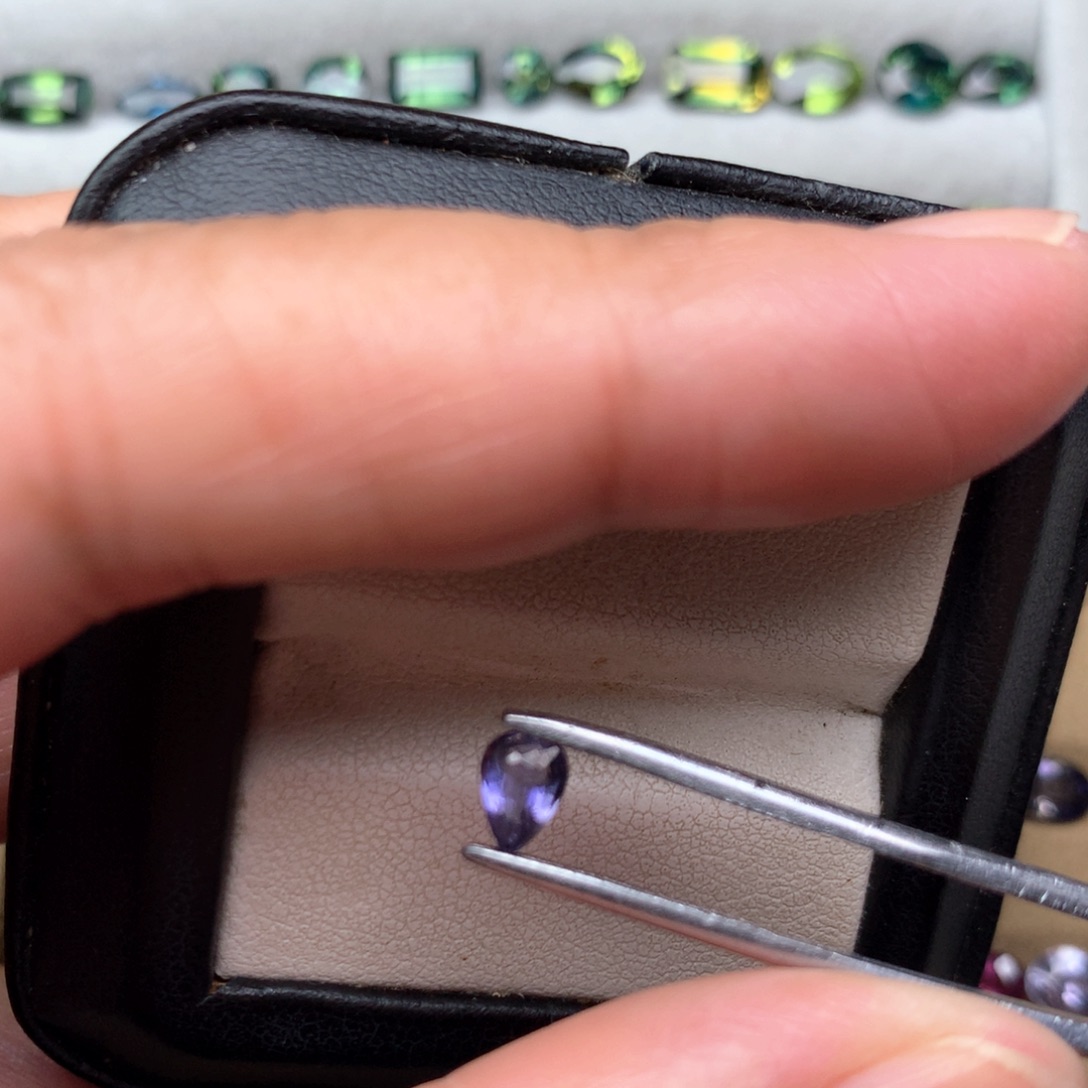 尖晶石裸石未镶嵌