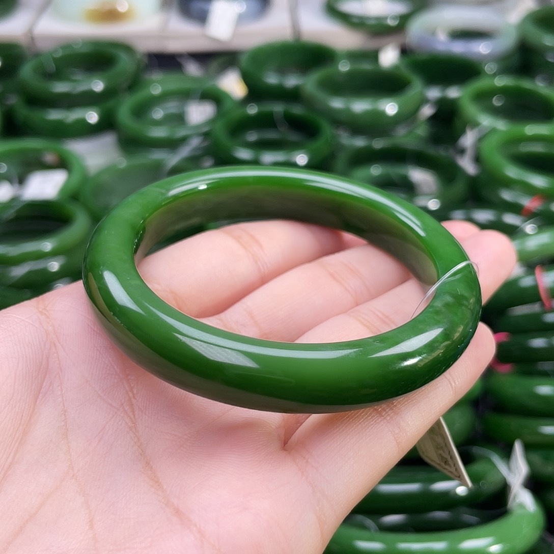 未镶嵌手镯和田玉（碧玉）