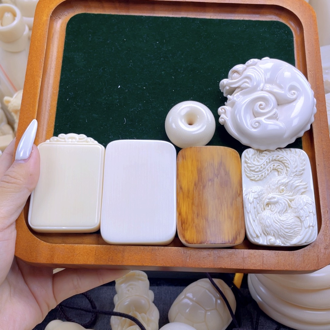 蜕***姐无事牌手把件平安扣