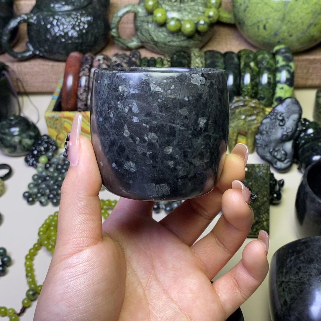 蛇纹石玉手链未镶嵌大***光