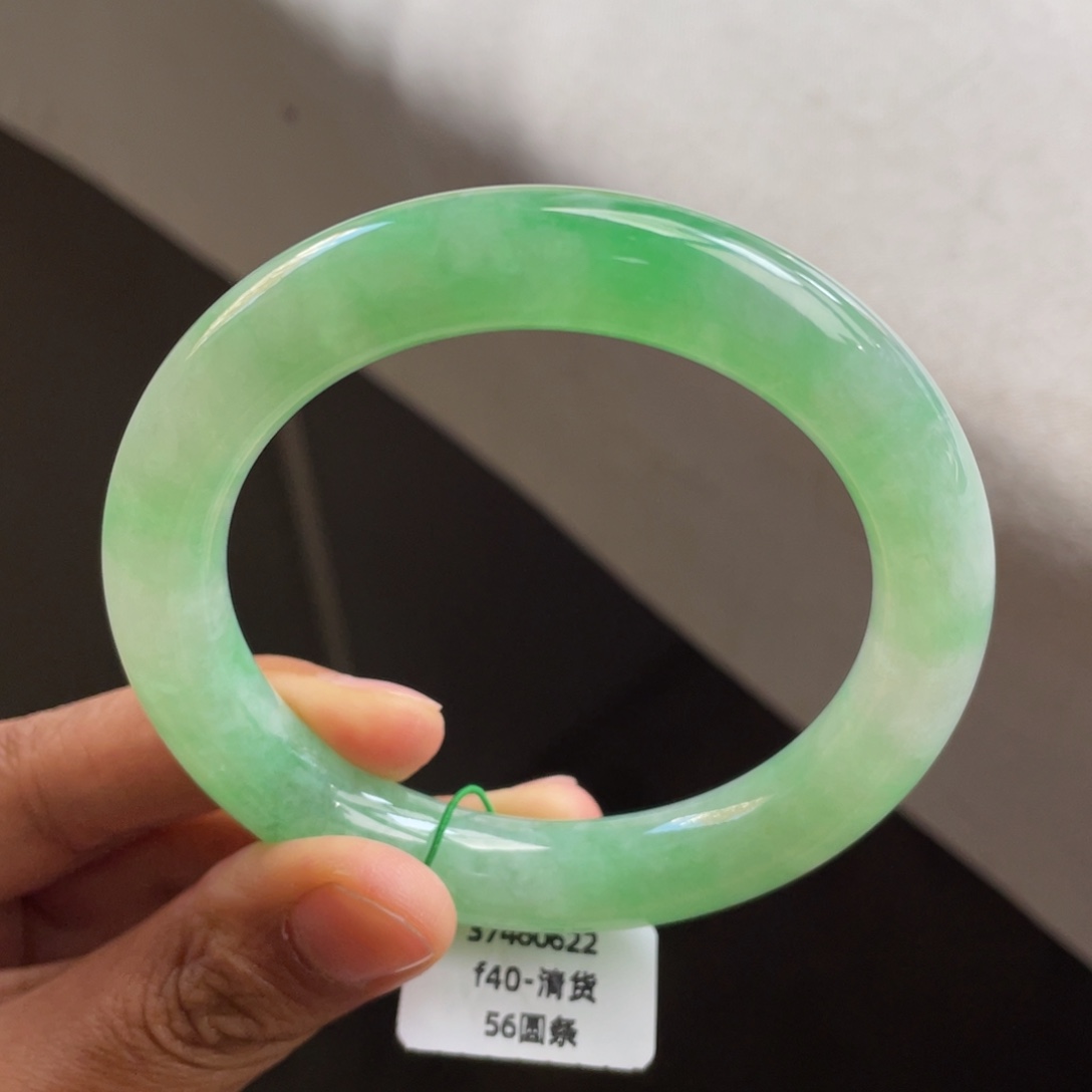 翡翠未镶嵌手镯满绿圆条【强推】