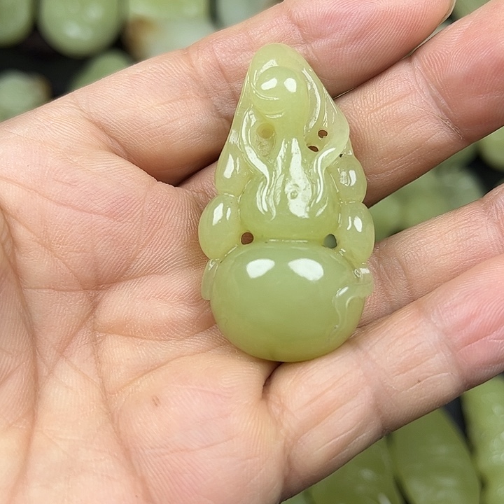 和田玉（糖玉）未镶嵌颈饰