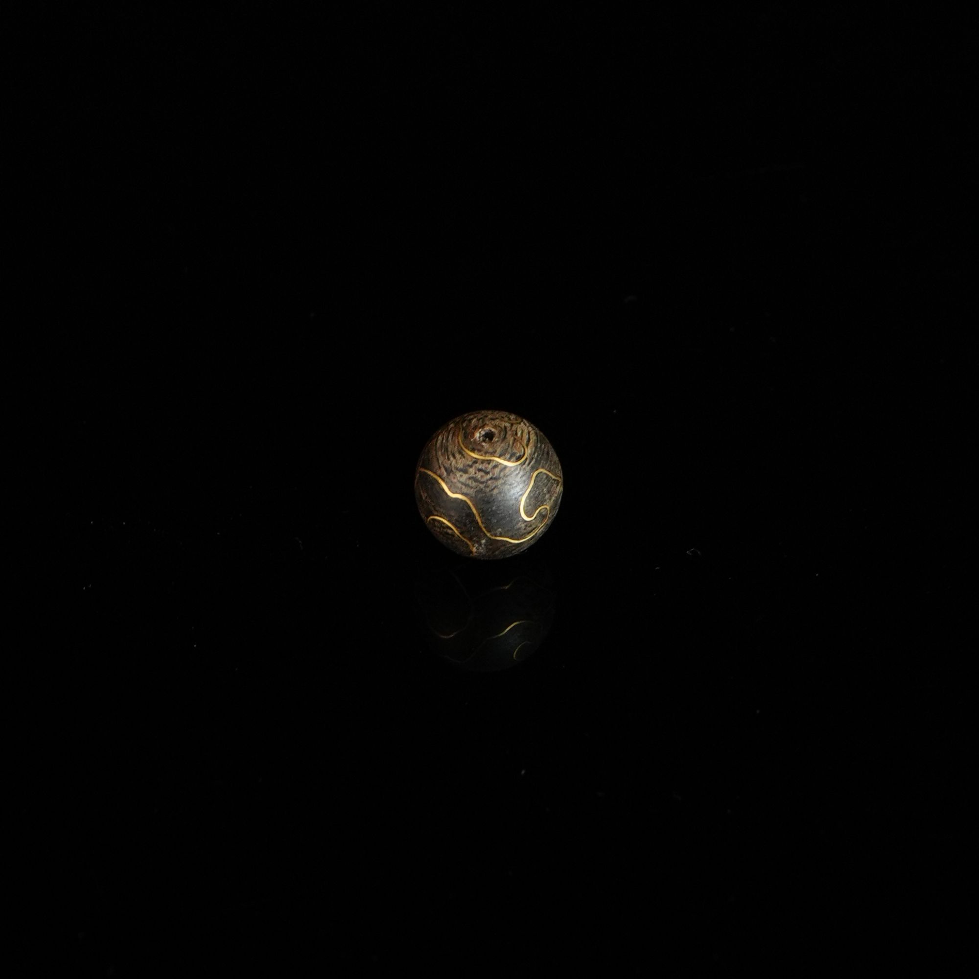 DY-C786 越南芽庄白奇楠9分沉错金单珠/金绕云 1.1cm 0.9g