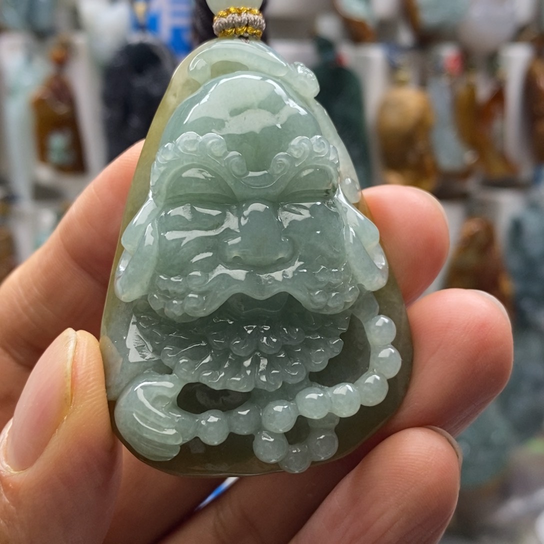 翡翠颈饰未镶嵌达摩