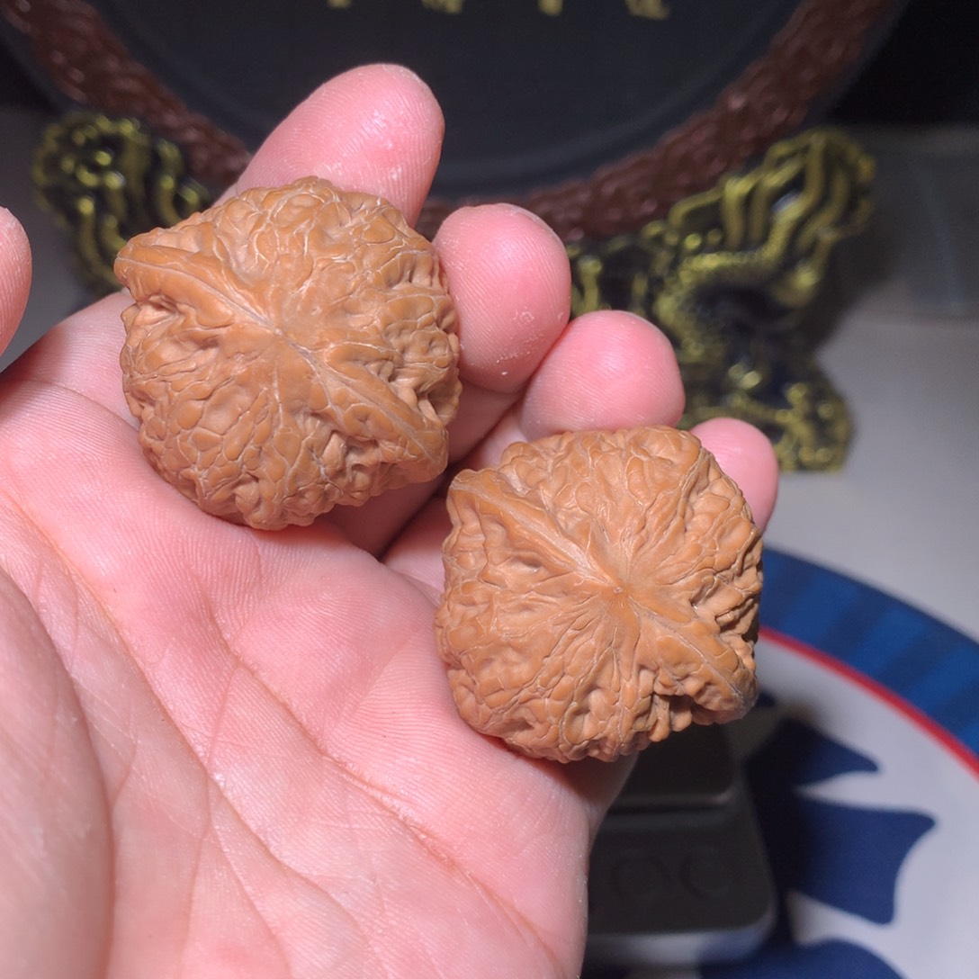 文玩核桃把件铁锤39三角矮