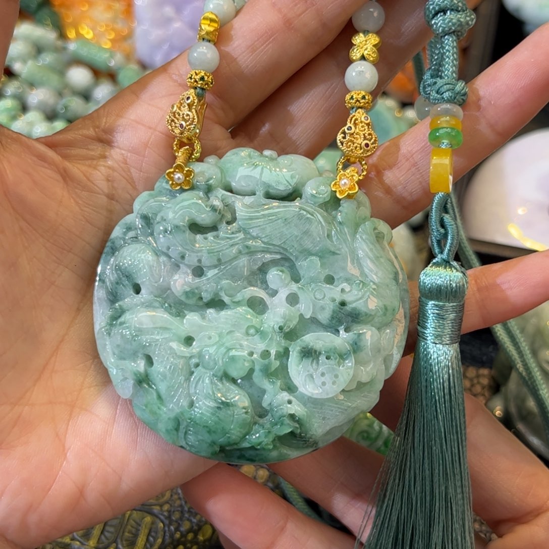 翡翠颈饰未镶嵌待编款