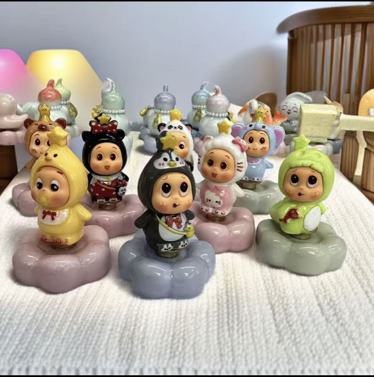 网红爆火陶瓷底旋转摆件可爱卡通星星人转转摆件陶瓷桌面摆件礼品