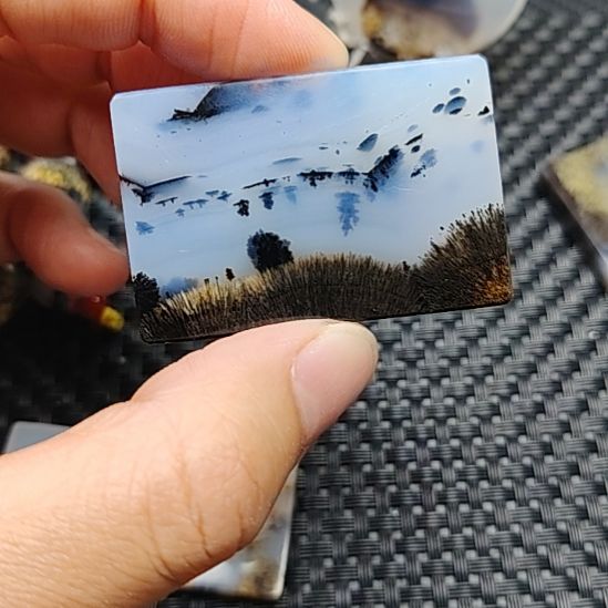 地***忆玛瑙/玉髓未镶嵌颈饰