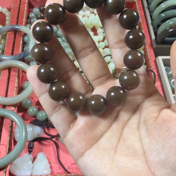 喜***郎和田玉（糖玉）未镶嵌手链