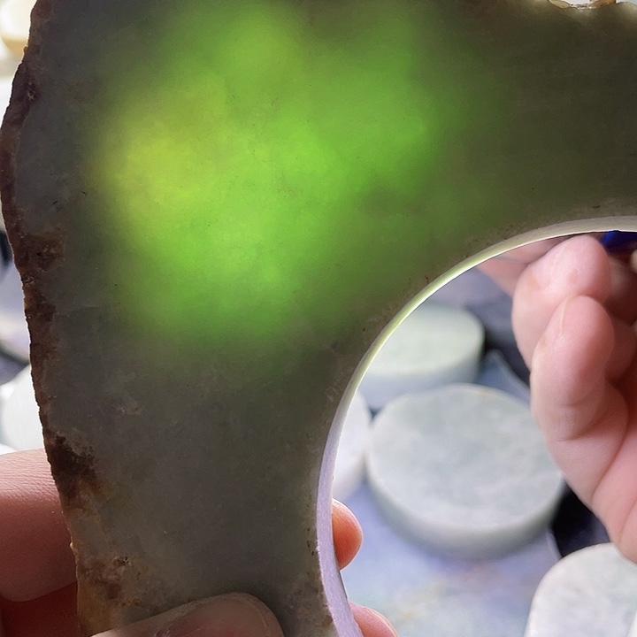 翡翠颈饰未镶嵌毛料96