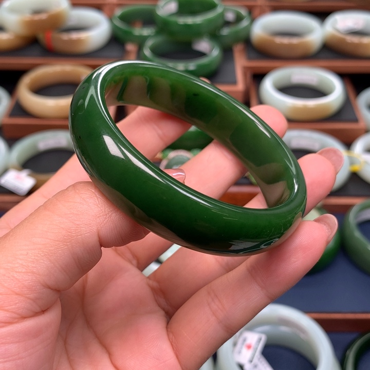 和田玉（碧玉）手镯未镶嵌凉*开