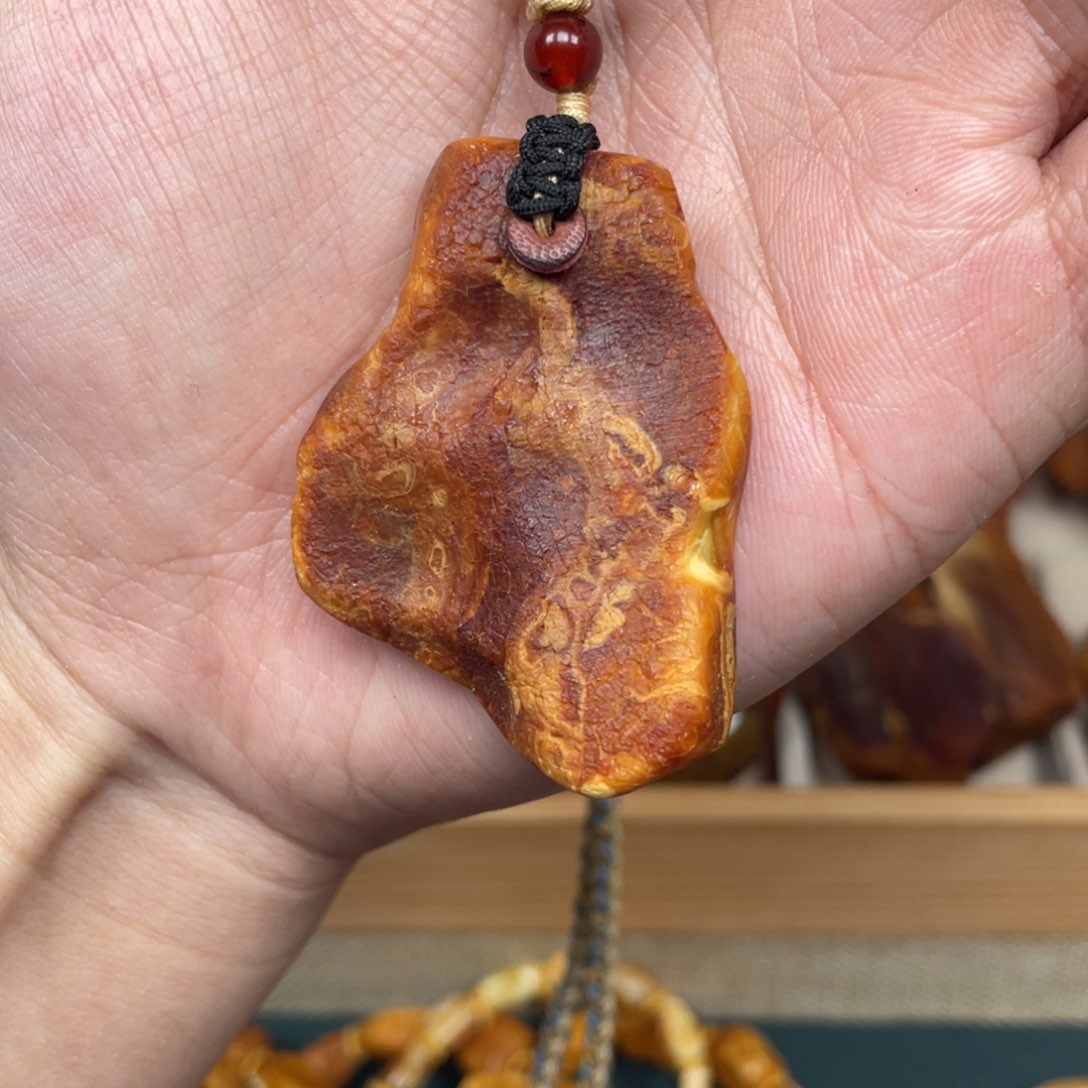 琥珀珠宝奇石未镶嵌