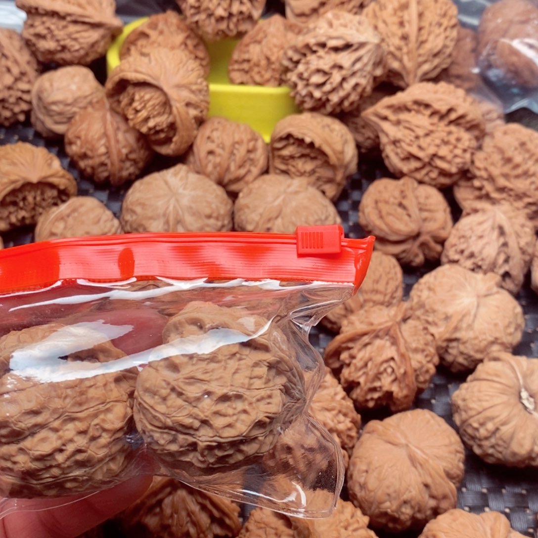 吊坠桃核张*文玩核桃