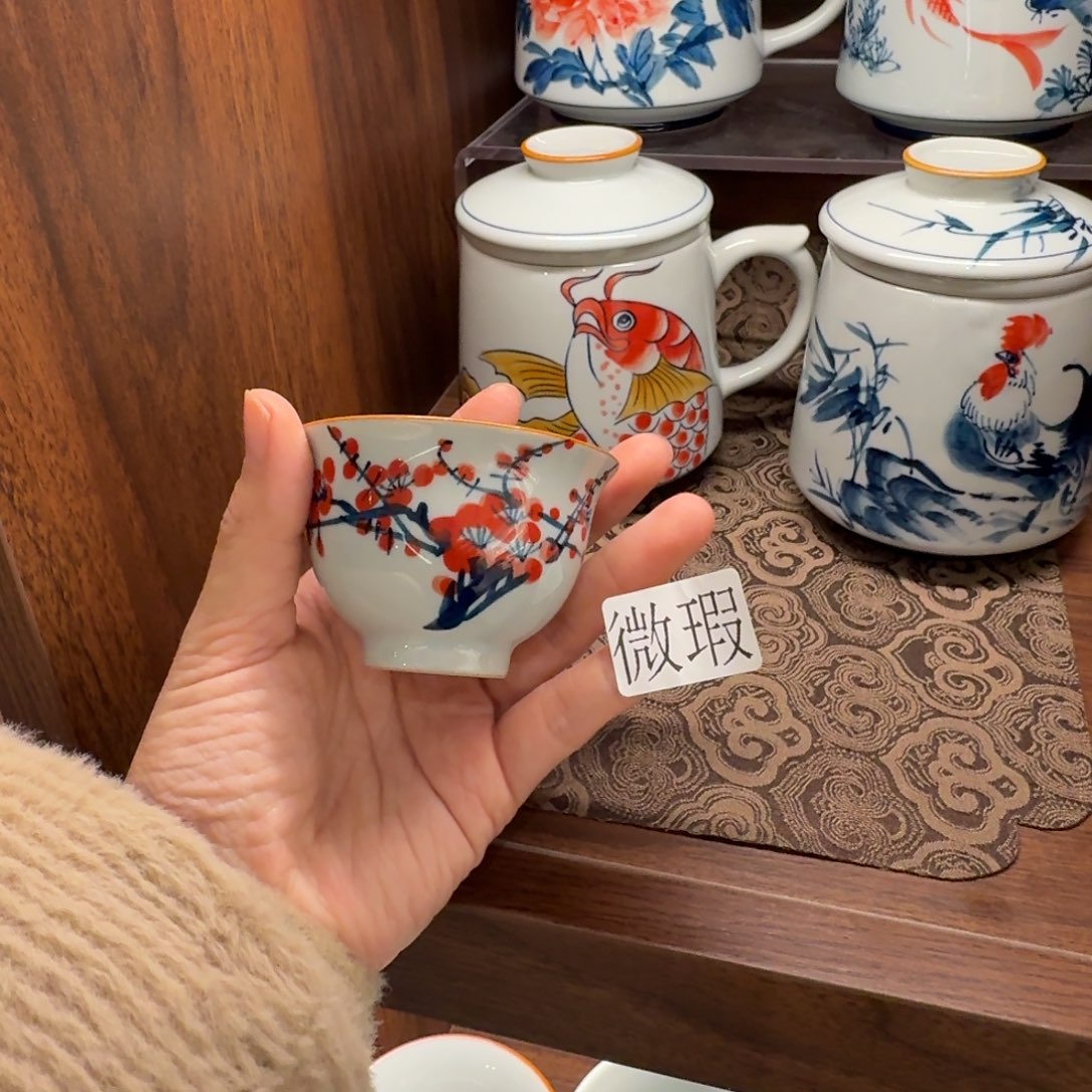 釉下手绘茶具微瑕