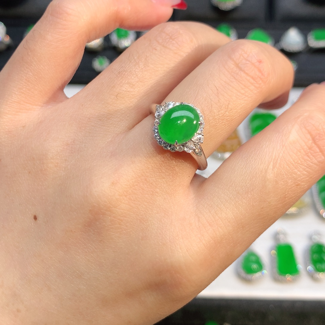 欣***荣翡翠18K金镶嵌戒指