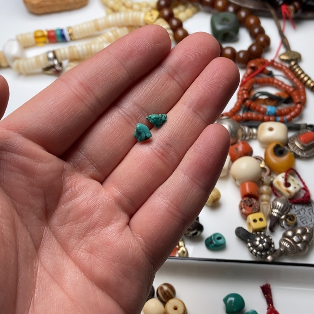 畢***晉玻璃颈饰藏传精品小元素的话说