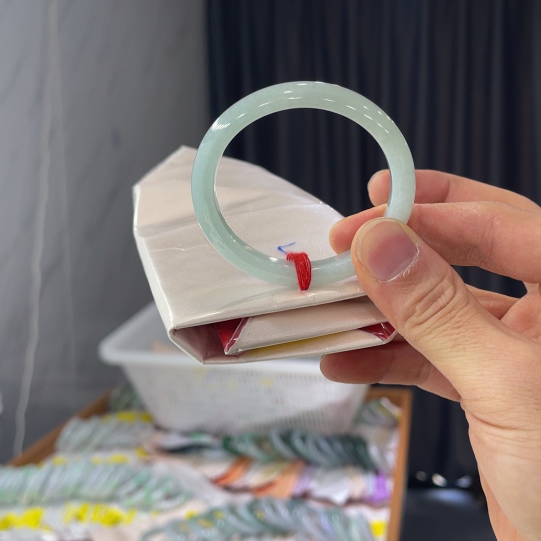 翡翠手镯未镶嵌纯天然缅甸翡翠A货买断