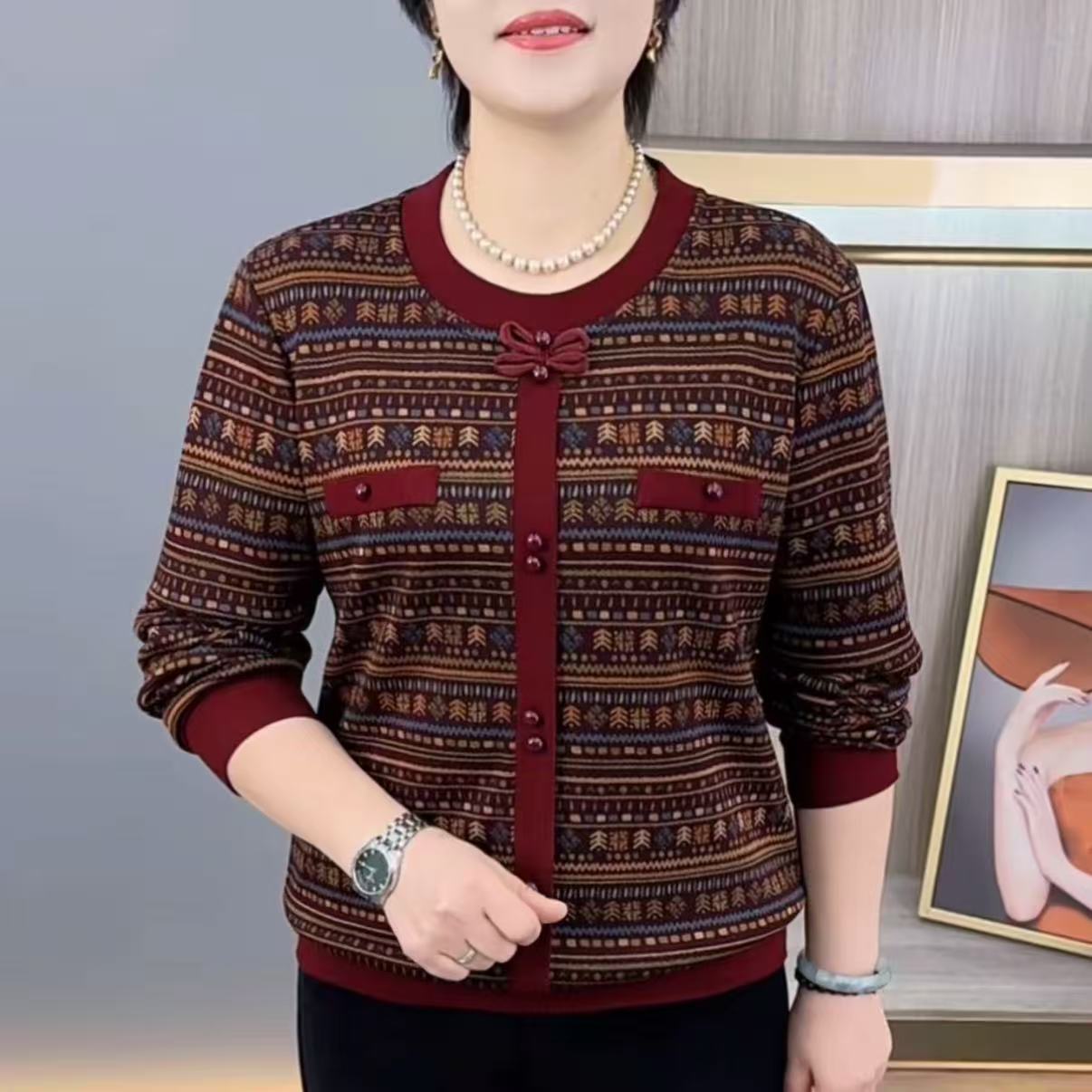 冬季新款女士上衣圆领时尚洋气百搭印花妈妈装加绒保暖宽松显瘦