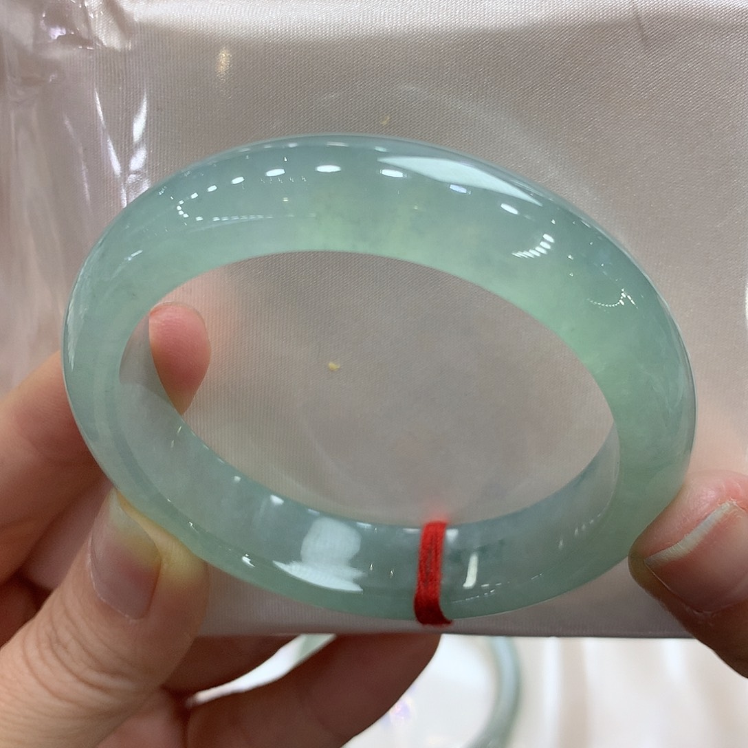 翡翠未镶嵌手镯53.5正圈