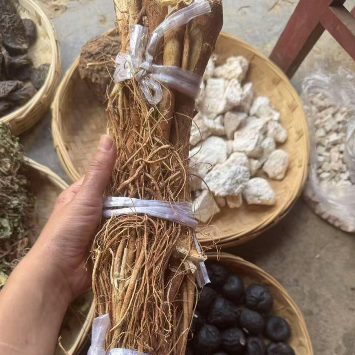云南山里自挖“5·纸·毛·桃”干货———非羊肚菌