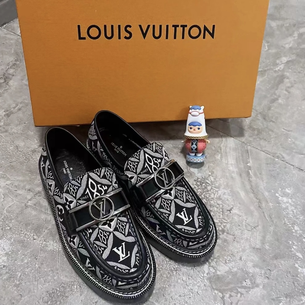 未使用 LouisVuitton/路易威登 黑色满印乐福鞋39码