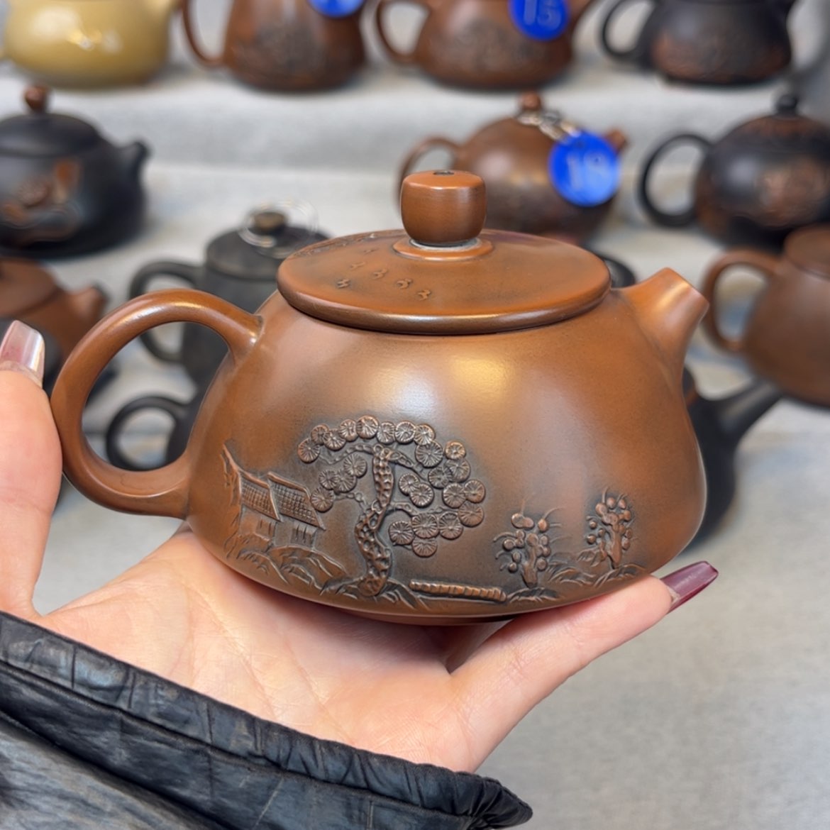 【闪购商品】红泥 微瑕 容量 200c c