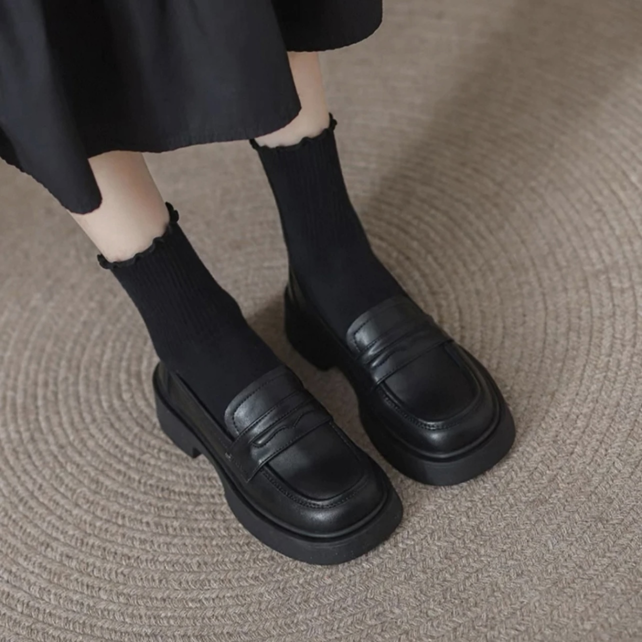 厚底小白鞋女2025年春夏新款松糕法式复古英伦风乐福鞋一脚蹬单鞋