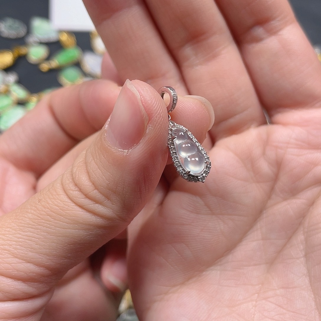 翡翠颈饰18K金镶嵌两****包天然翡翠18kA货