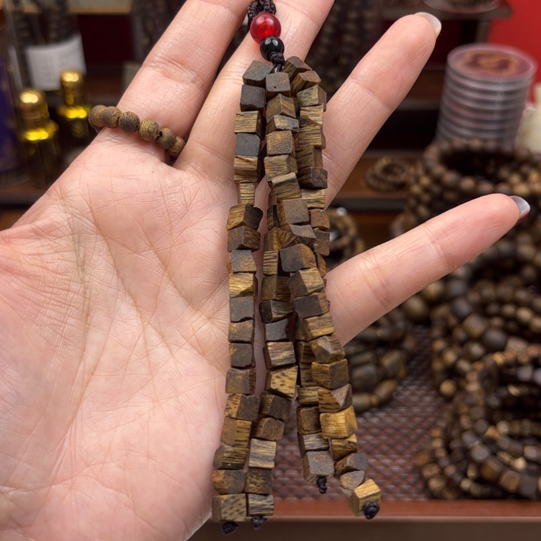 沉香碎屑奇楠车挂件