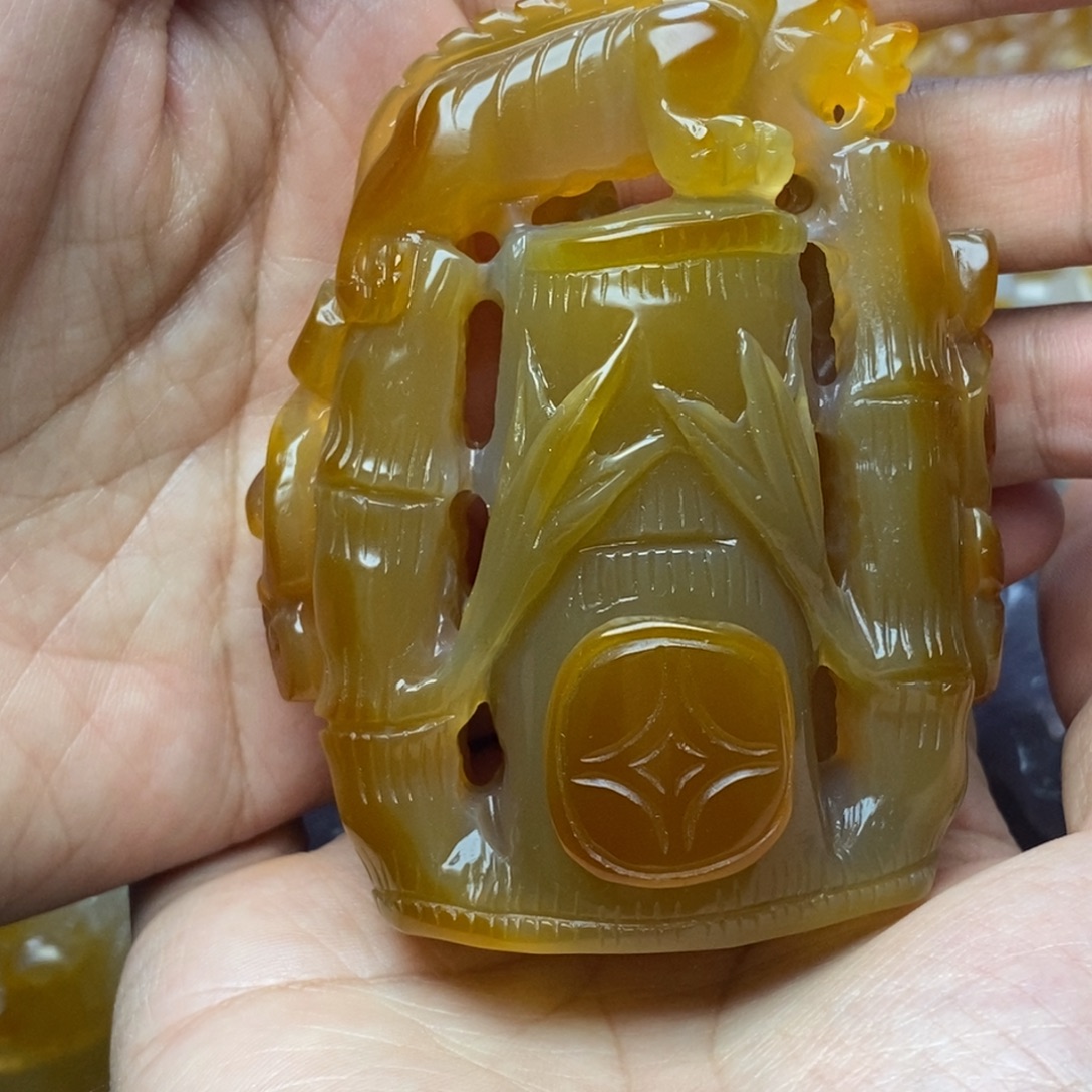 梦***蓝玛瑙/玉髓未镶嵌手把件