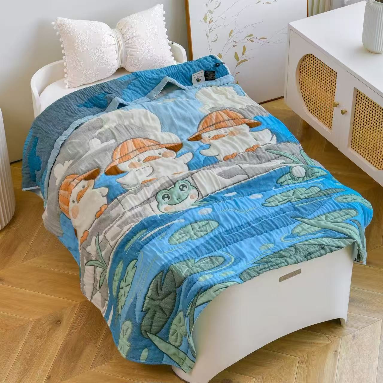 【池塘鸭儿】120*150cm A类全棉纱布牛奶泡芙被