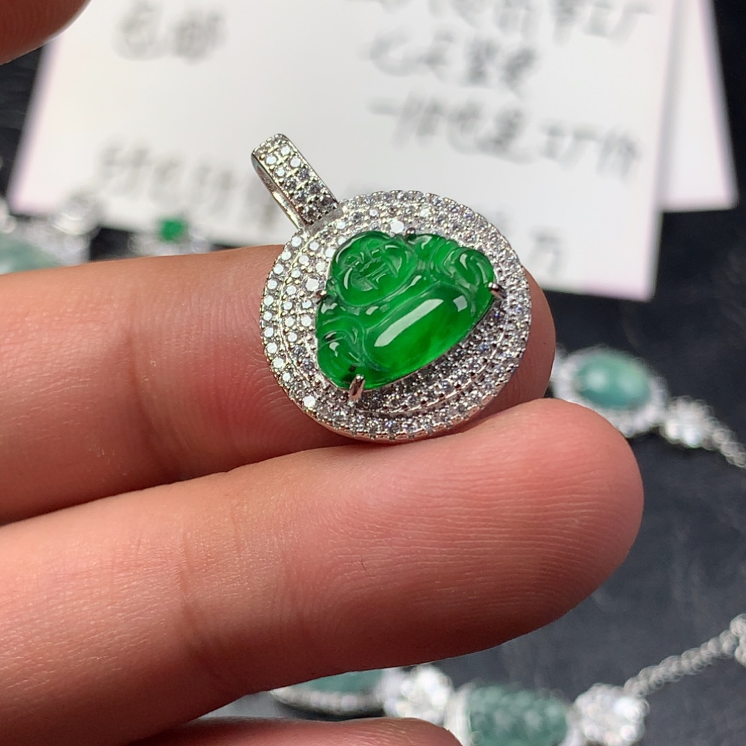 颈饰未镶嵌翡翠佛公
