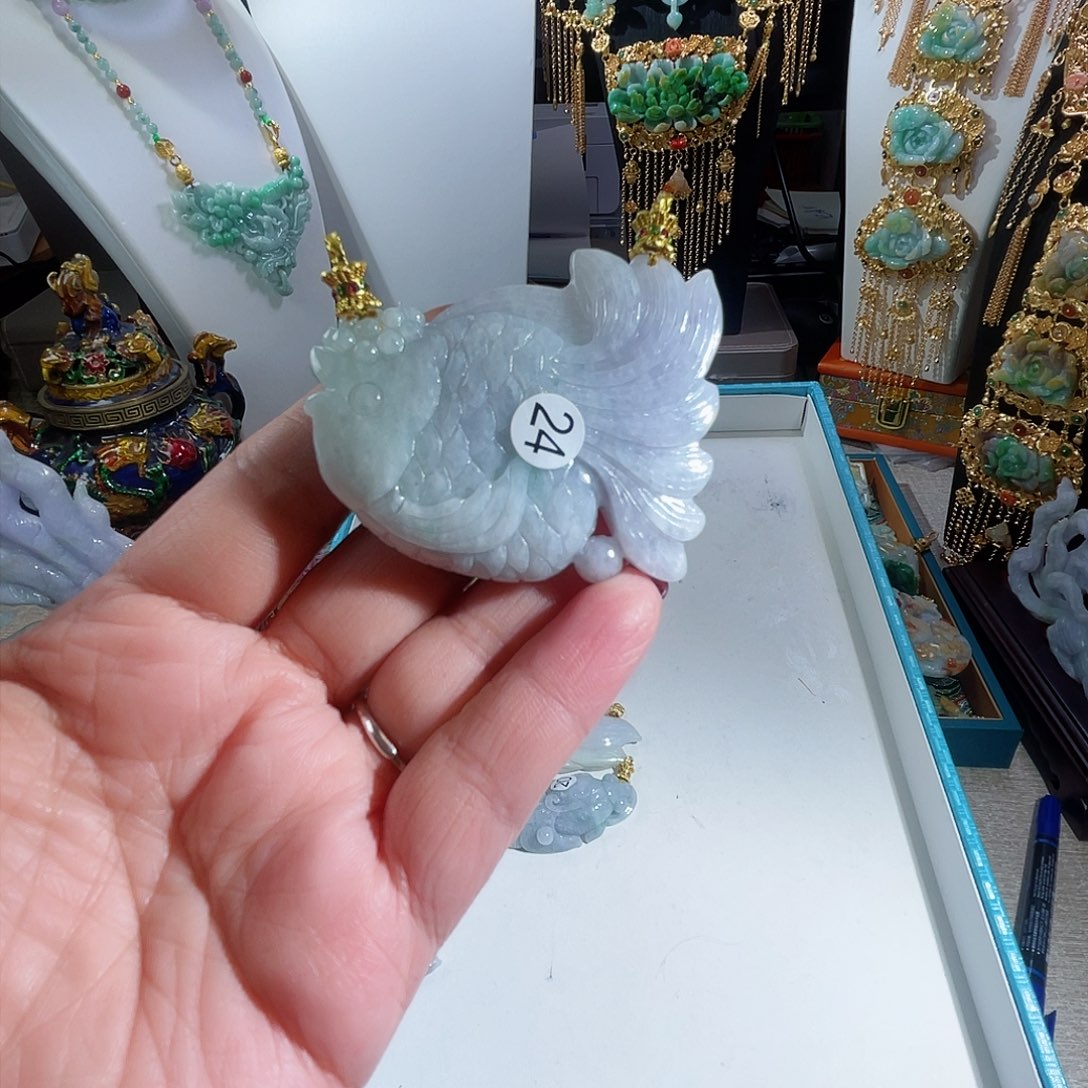 翡翠颈饰未镶嵌翡翠鱼