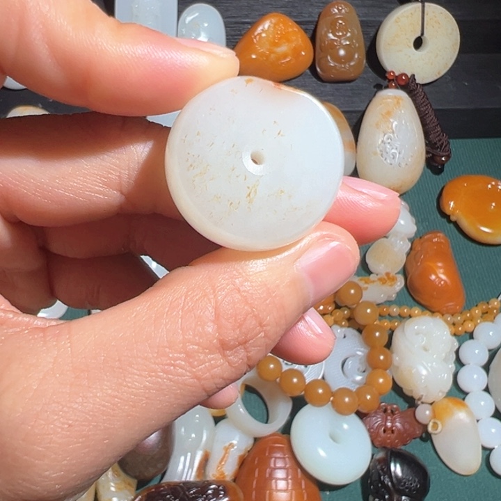 和田玉挂件未镶嵌