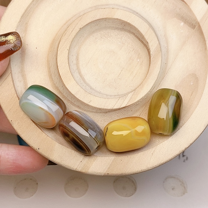 风***由玛瑙/玉髓散珠天然缠丝玛瑙