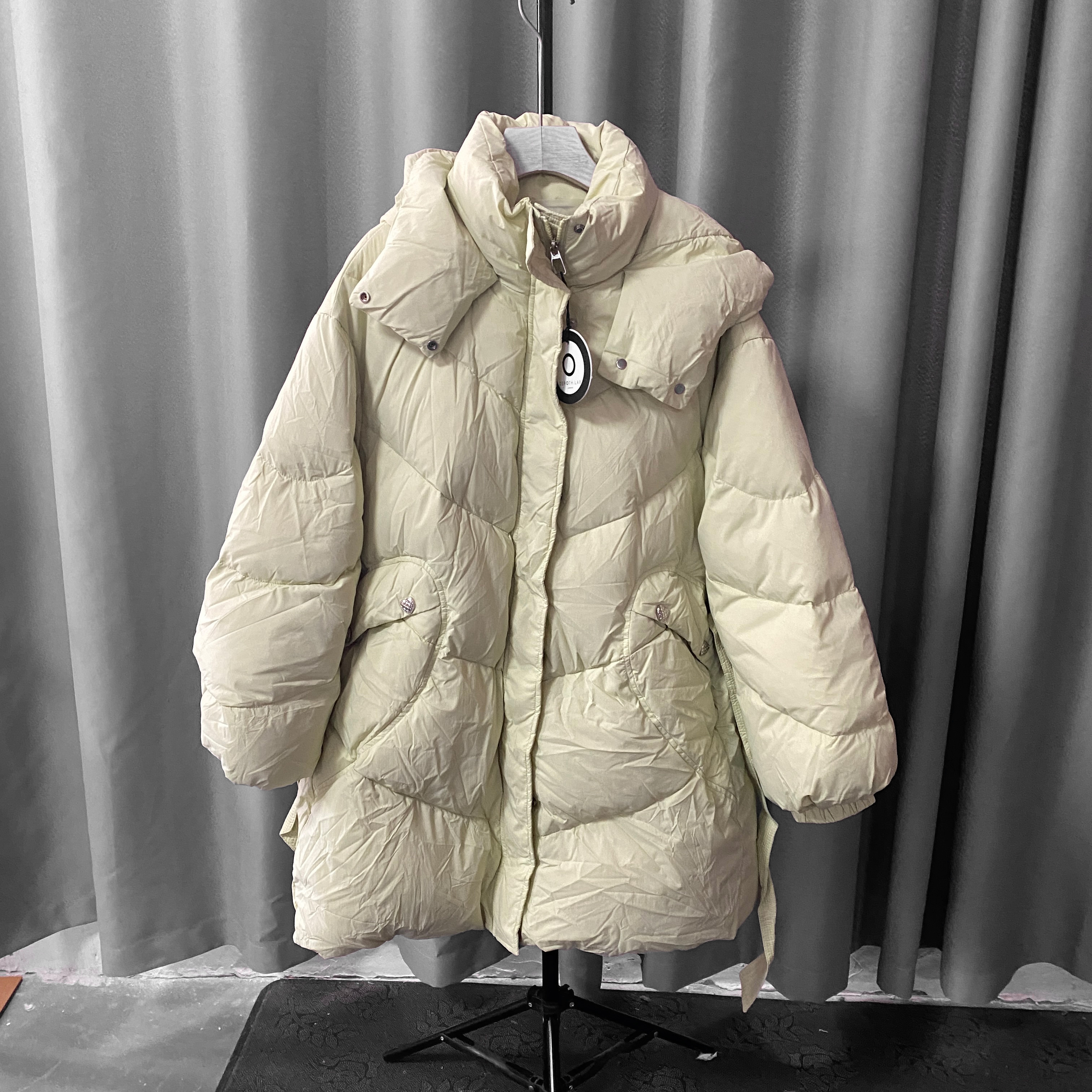 H301常规款常规拼接中长款连帽羽绒服