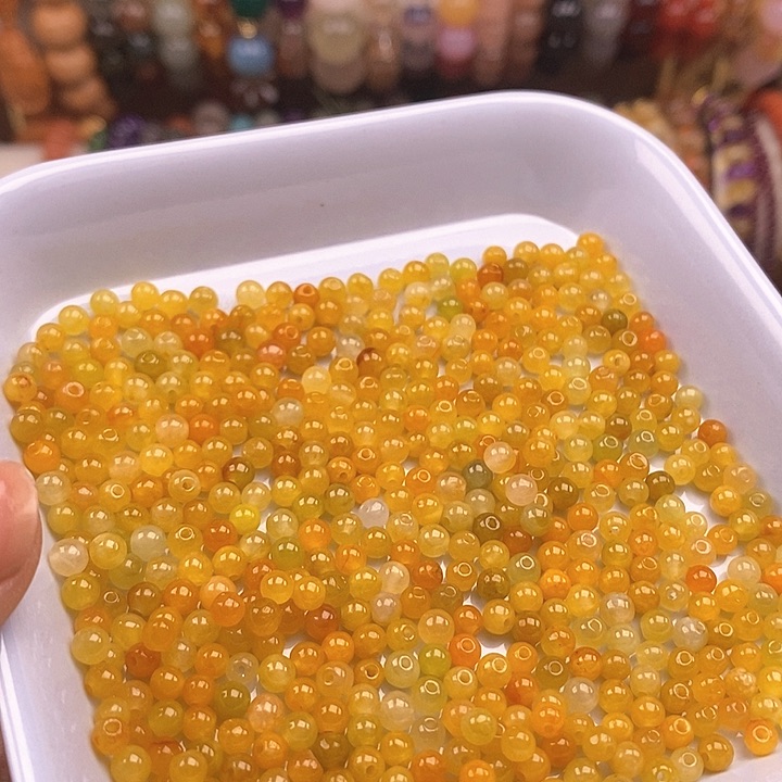 未镶嵌卡4黄翡100个玛瑙/玉髓