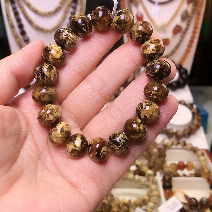 爱***境琥珀未镶嵌裸石抚顺琥珀13+190