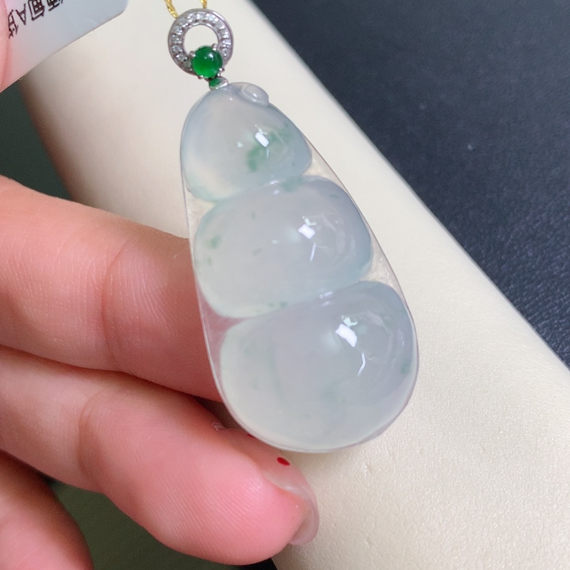 【闪购商品】翡翠颈饰18K金镶嵌豆子