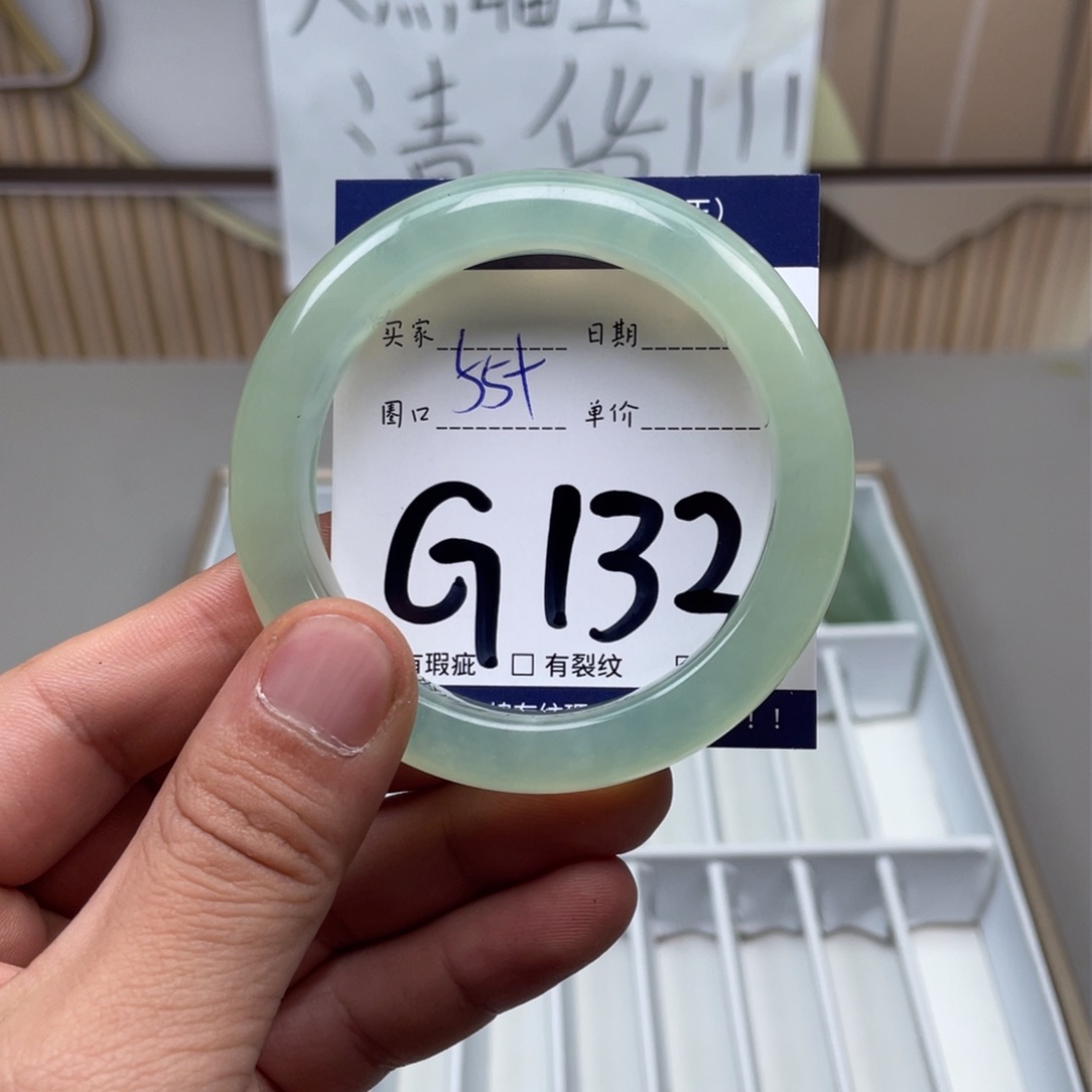 岫玉手镯手镯未镶嵌