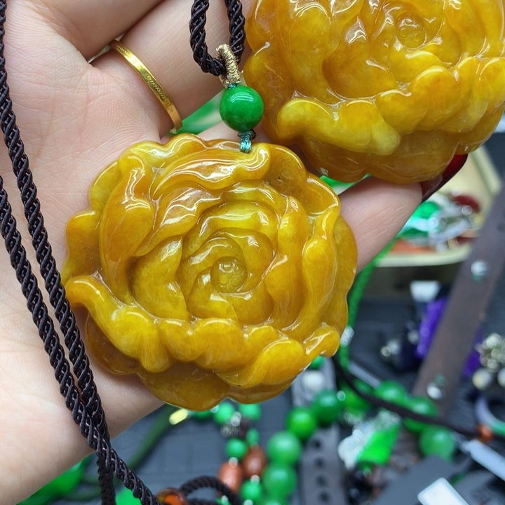 翡翠颈饰未镶嵌吊坠