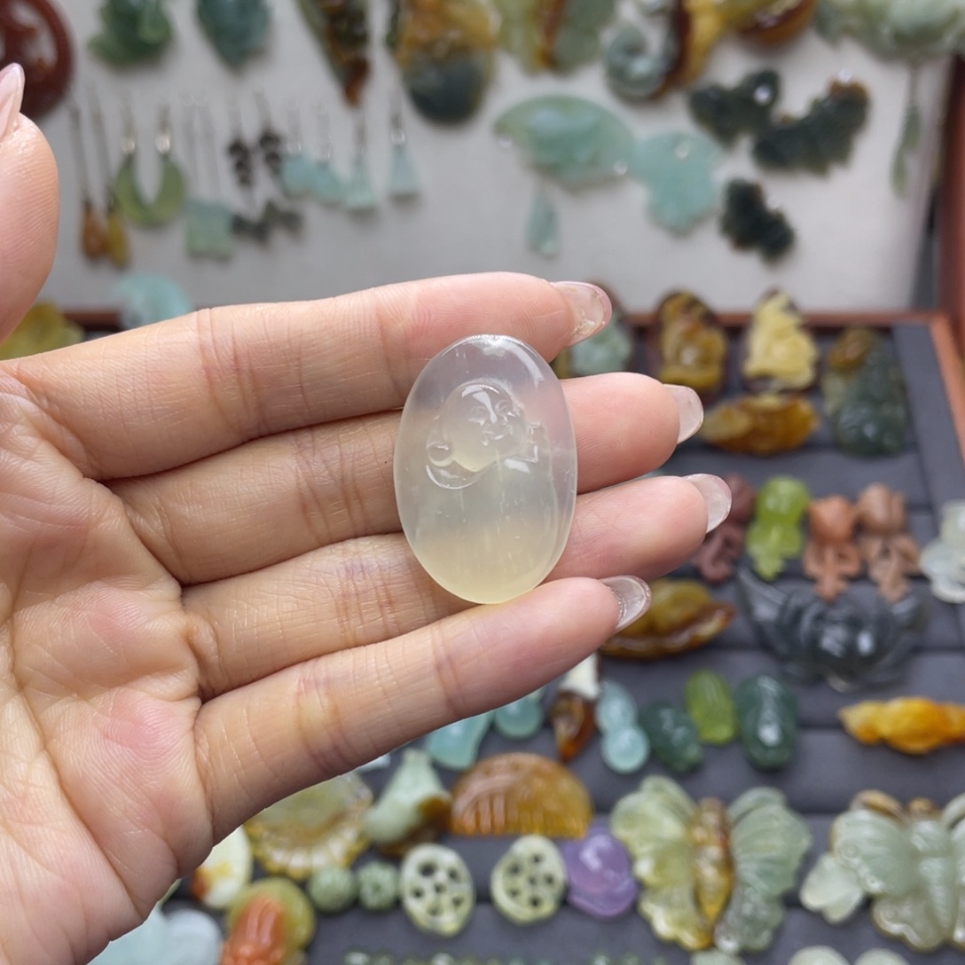 蛇纹石玉未镶嵌颈饰