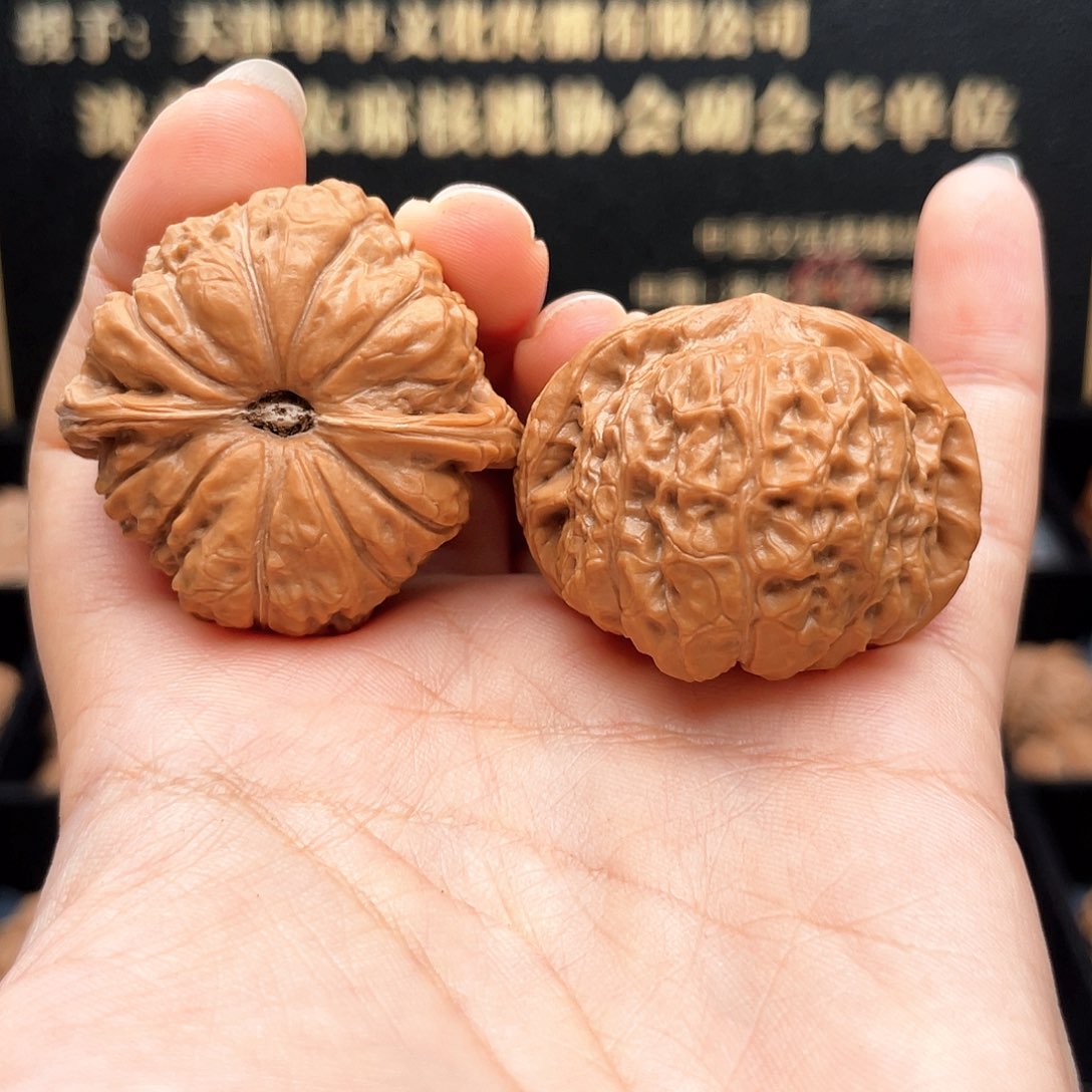 把件文玩核桃39尺A8毕业级正圆正肩福利，仅此一对！