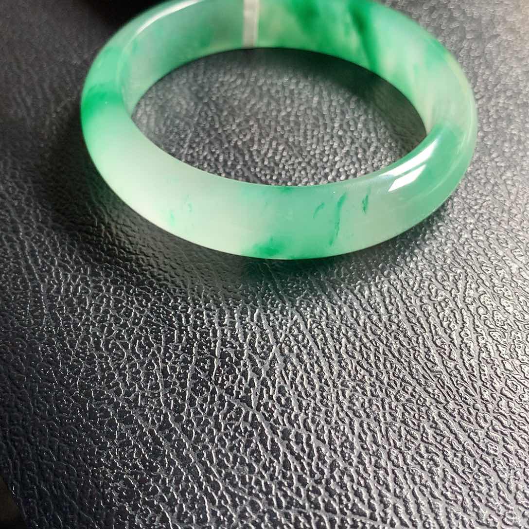 石英质玉手镯未镶嵌纯*