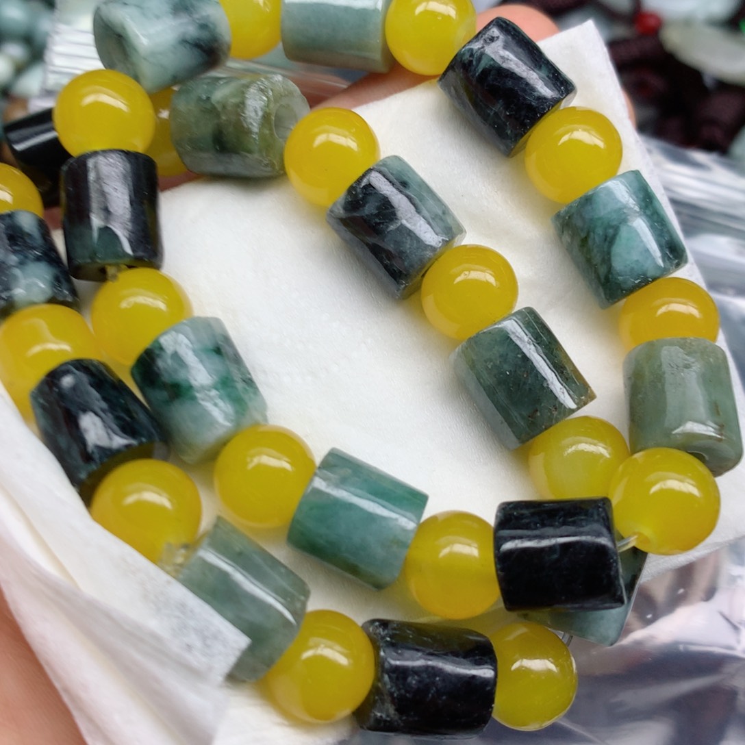 翡翠颈饰未镶嵌手串