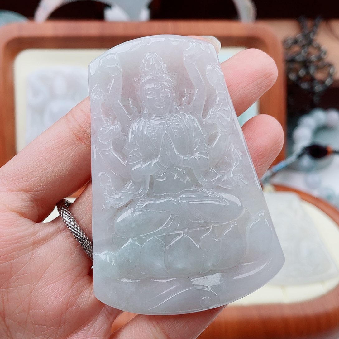 五***将翡翠未镶嵌项圈千手观音