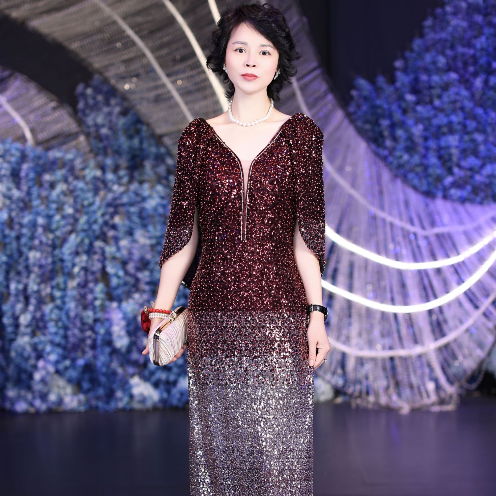BOFEINA/帛妃娜高定礼服气质高贵线条简单而流畅高贵奢华婚庆礼服