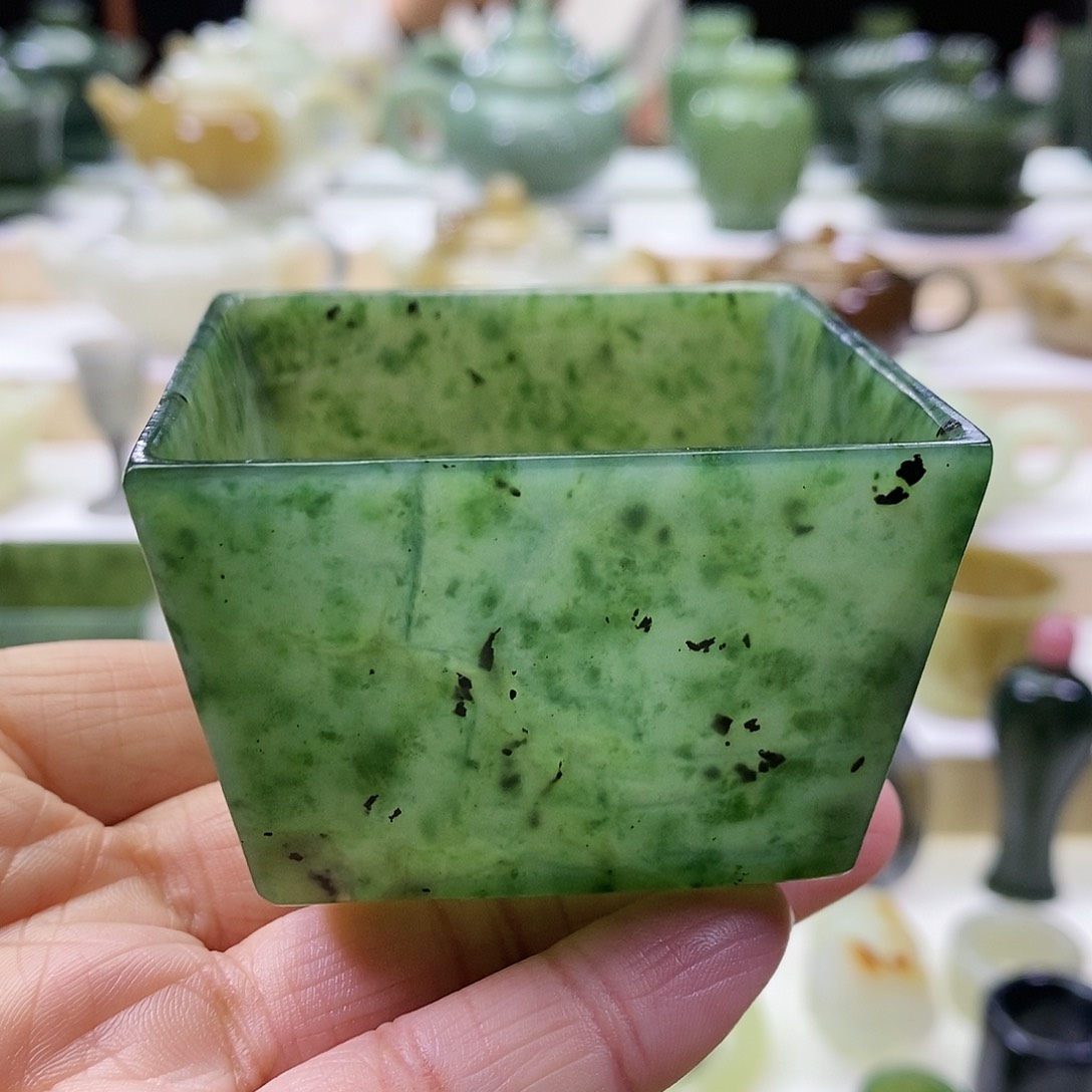 和田玉茶杯未镶嵌